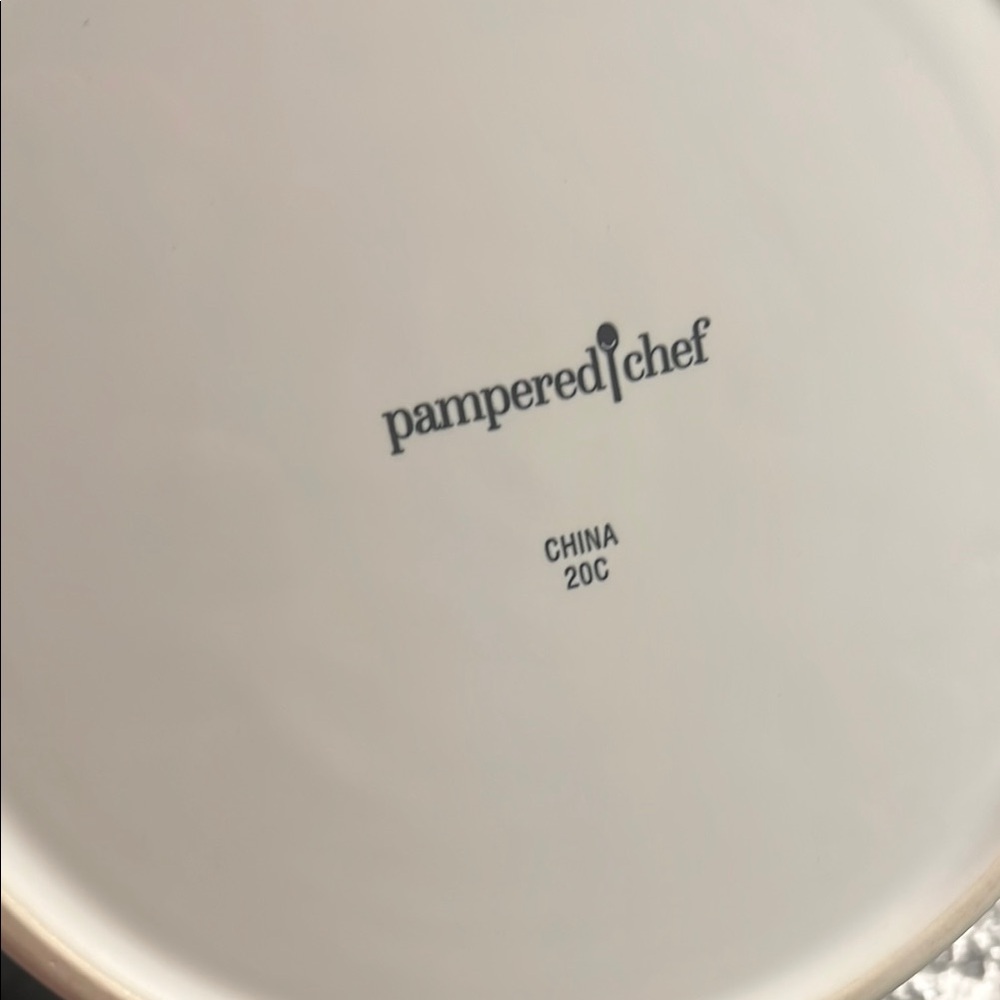 6x3 Pampered Chef White Ceramic dog/cat Bowl. New without box - Picture 3 of 4